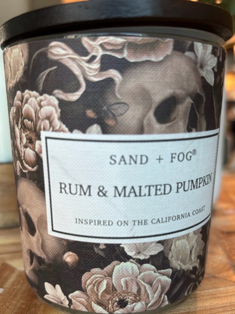 New 1 wick Sand + Fog Rum & Malted Pumpkin Scented Candle - Black Floral